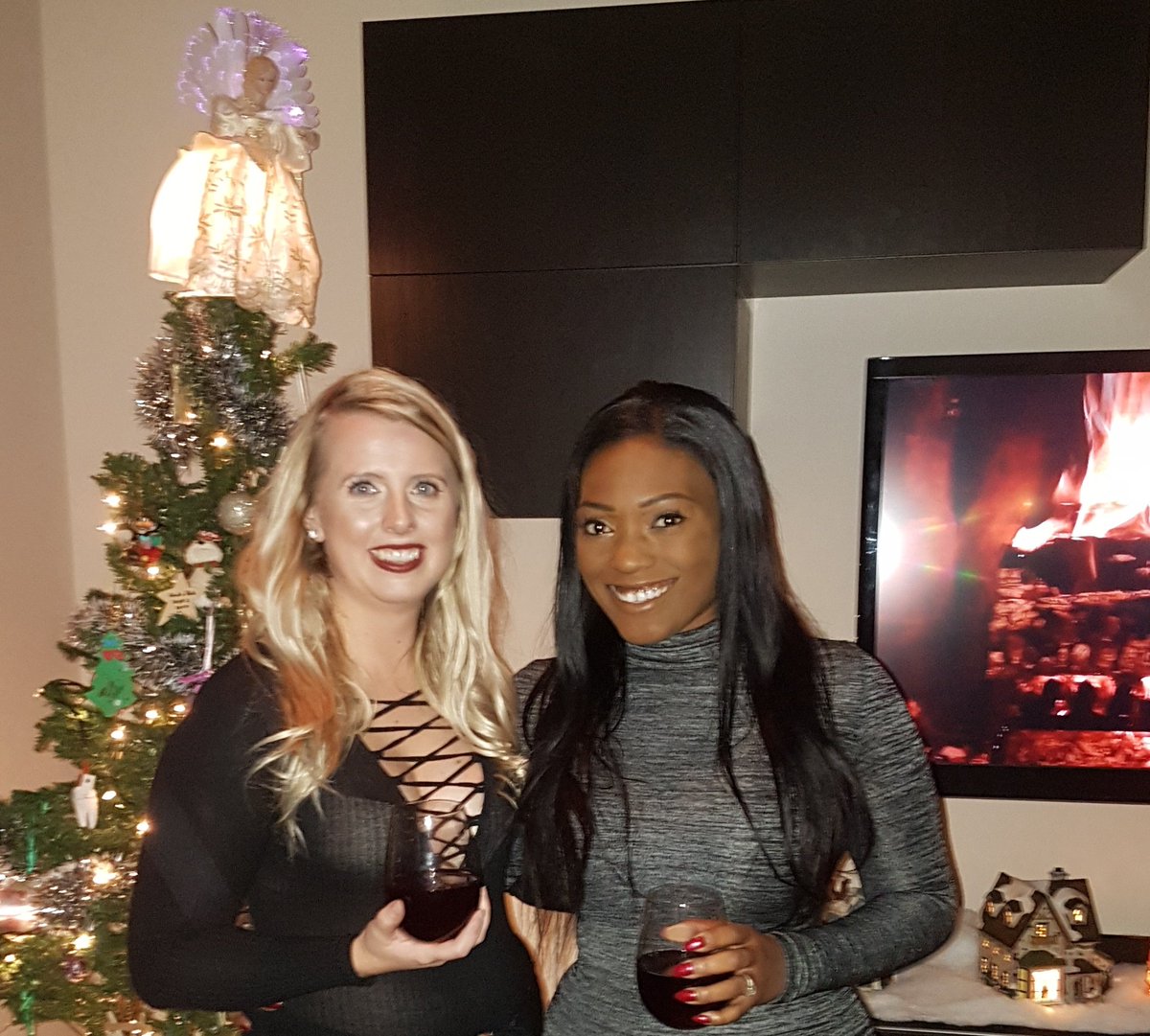 KeneshaLewis1's tweet photo. Finally reunited with my college bestie! https://t.co/dPpO3nVBUM