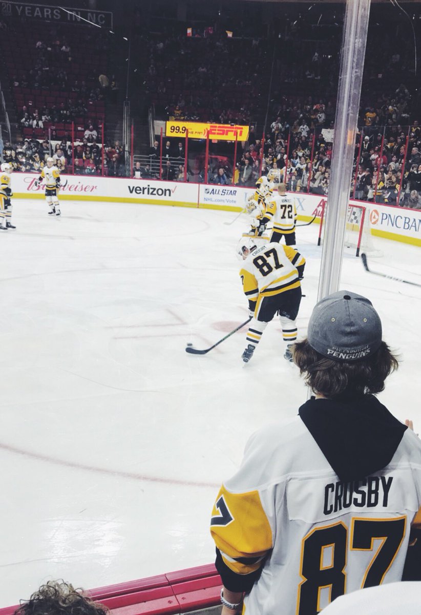 caleb_minns's tweet photo. A favorite photo of mine from tonight’s @penguins and canes game... the future looks on at the present!! #LGP #PittVsCar PC: @M_Nunnally32 https://t.co/qNnRqe3MCv