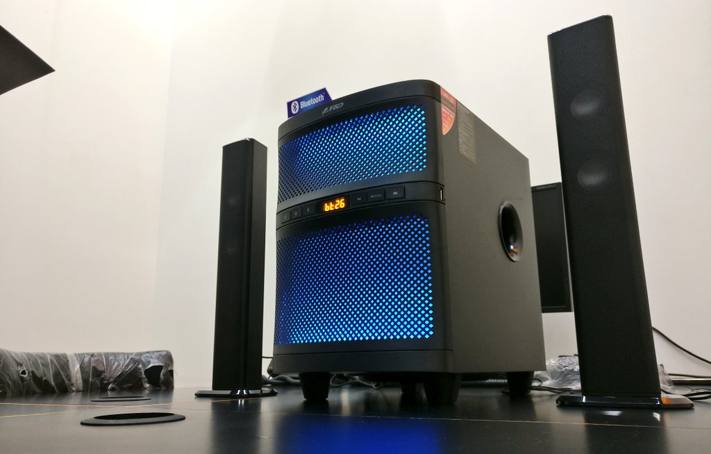 TechyPathshala's tweet photo. @Fenda_India @fenda_audio @fendaaudio is looking dope and review video and unboxing coming soon on pathshala youtube channel
Love the RGB light and audio quality
#Rgb #spekar #fenda https://t.co/1RH7cZ7EFq
