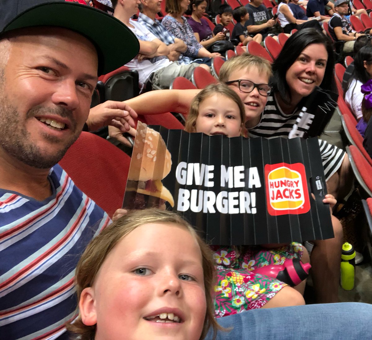 Low111's tweet photo. C’mon Sydney #kingsrevolution https://t.co/BrthIucFTd