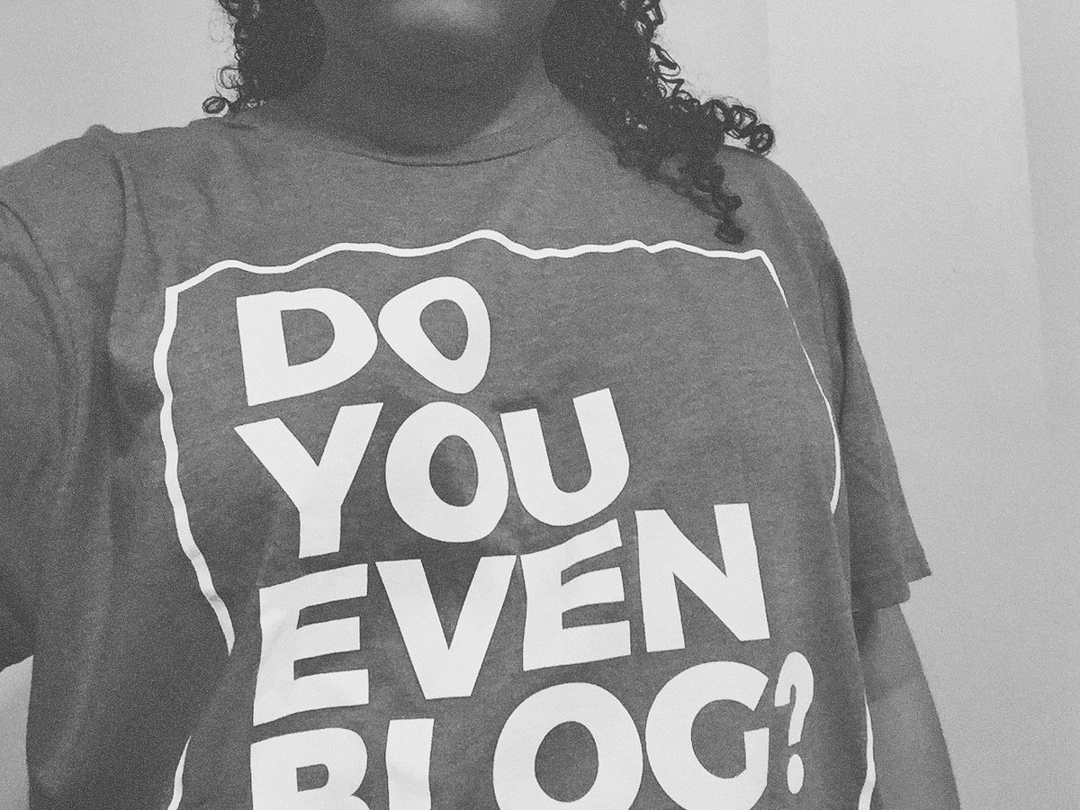 betterfithabits's tweet photo. Finally got my awesome t-shirt from @doyouevenblog. It's really comfy and totally awesome - thank you Pete! 😁💻🙌 #blogging #doyouevenblog https://t.co/0Y0rECGesk