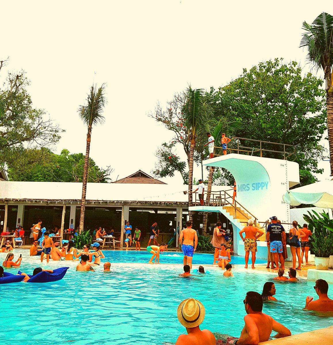 TextbookTourist's tweet photo. 📸🏊🍸Mrs Sippy, Kuta, Bali #MrsSippy #PoolClub #DivingBoard https://t.co/nvOs64snuF