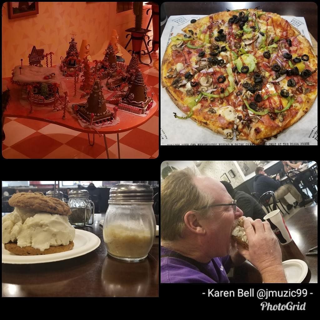 jmuzic99's tweet photo. Started off the evening at @DisneylandToday and visited #CozyConeMotel in #Carsland, followed by #dinner and #birthday dessert at @thepizzapress in #CostaMesa. @disney366_ #Disneyland #DCA #DisneyTime #FridayNightInThePark #Jmuzic99 #Resolutions2017 #201… https://t.co/PnCnnlLREZ https://t.co/GmXGbcrf5a