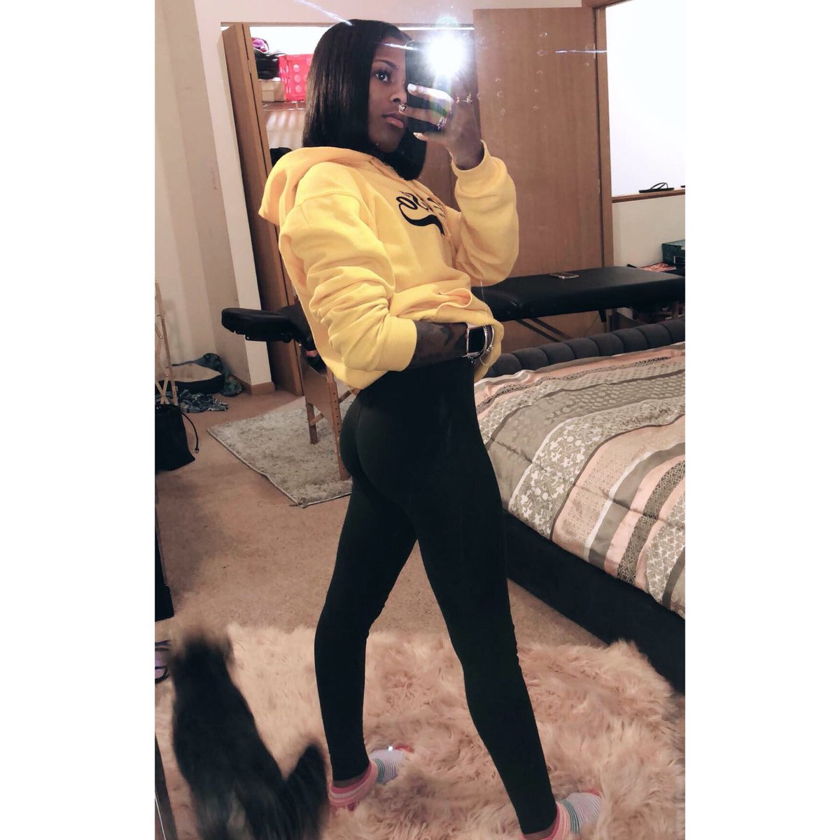 Jamiaarmani_'s tweet photo. I Jus B Callin Her Mean Ass ๐คช #FlyChick๐ธ๐ฝ๐ https://t.co/jTo6YNBEiO