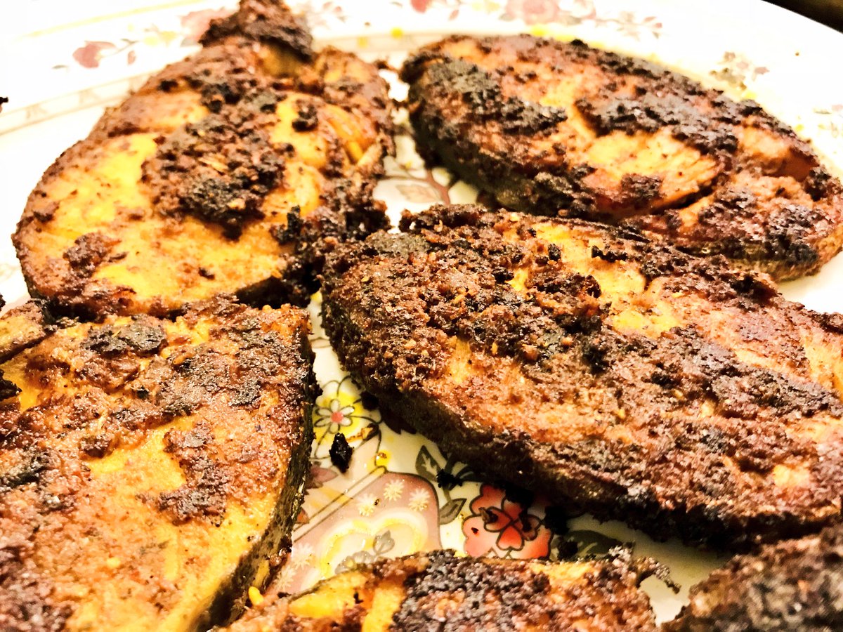 NCSupperClub's tweet photo. Masala Fish fry using fresh ingredients grounded into a paste and gently massaged onto the fish, then left to marinate for a few hours before frying them. Tasted absolutely yummy! 😊😋👍 #MasalaFishFry #SouthIndianFood #NesansKitchen #BangaloreDiaries #Foodies #foodporn #spicy https://t.co/ZALN7MvzQ5