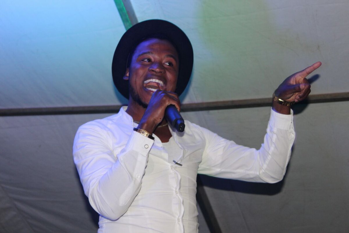 KuhleExcellent's tweet photo. @nathi_mankayi can I send you my songs bhuti I need a company https://t.co/CocqwAudSU