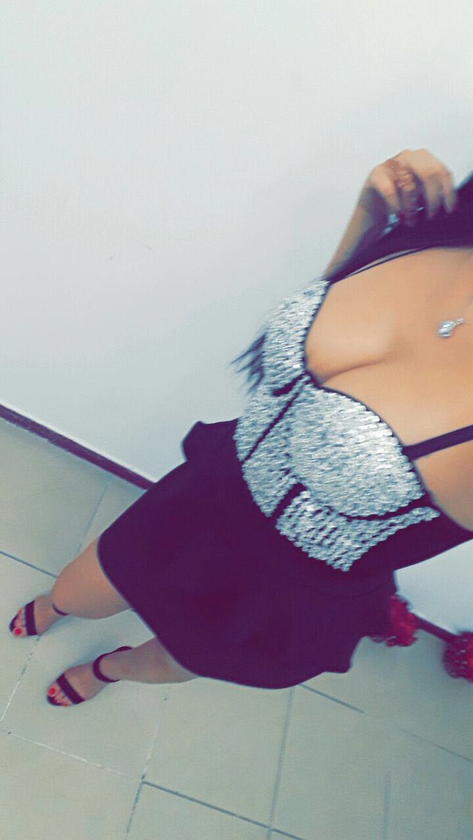 زوجتك ياديوث وهي تنتظر فحلها
الديوث رتووويت