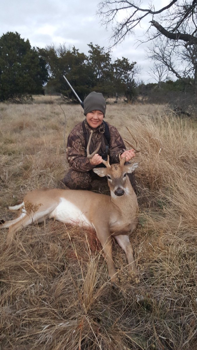 whenderson5's tweet photo. Wife got in on the action. #cullbuck #greatoutdoors https://t.co/2Wu4yxIa13