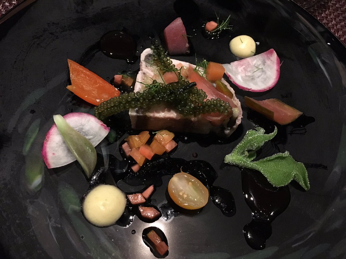 Pikaryu בטוויטר 那覇市泊のフレンチレストラン ラトリエ さんで納めのフレンチ 前菜はマグロとムロアジのテリーヌ これらの魚をテリーヌにする発想に驚くけれど 外側をぐるりと囲む豚肉の脂が絶妙なアクセントに 滋味深し