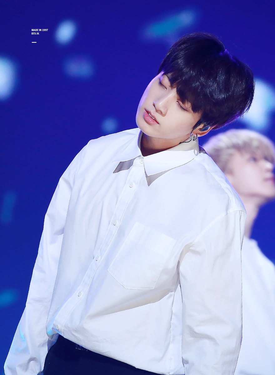 madein1997_jk's tweet photo. He can also be soft like snow
#정국 #방탄소년단 @BTS_twt https://t.co/lvDXxinSxv