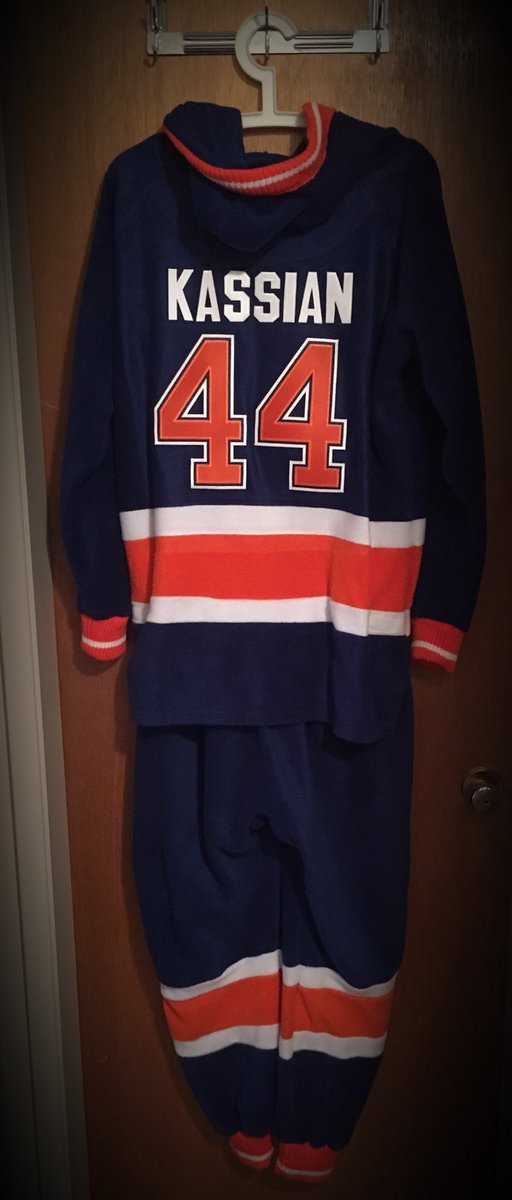 OILanatude's tweet photo. @EdmontonOilers @mbennzzzz @RogersPlace Round 1 Game 2 when I wore my onesie with @zkassian9 digits taped to it &amp; he scored the game winning #SHORTY. Then having the honor of meeting him &amp; having that game ticket signed. After that, I permanently crested my #oilers onesie #OILERS2017 #makingofmemories https://t.co/y3fTG0TCTB