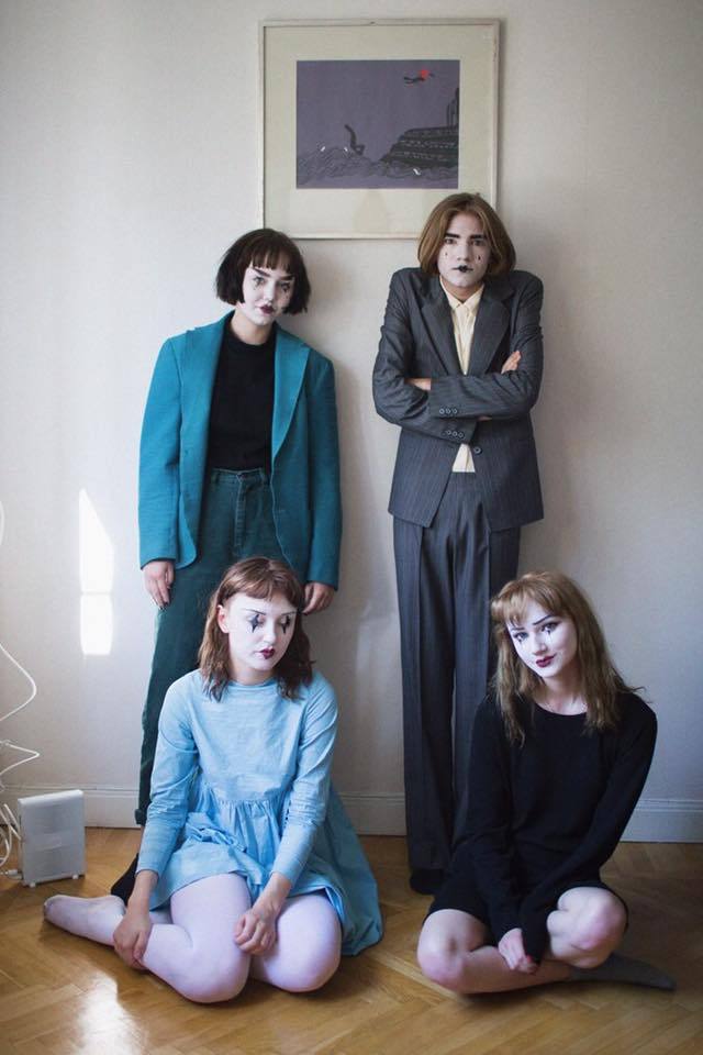 diamonddeposits's tweet photo. BEST TRACKS OF 2017 #69 @makeout_point  share a list of tracks that made their year feat: @slowdiveband @iamhazelenglish @alvvaysband @mounteerie @kendricklamar @FeistMusic @KNOWER_music + more!  https://t.co/zXbzmiJxst https://t.co/Euqc6o64Xk