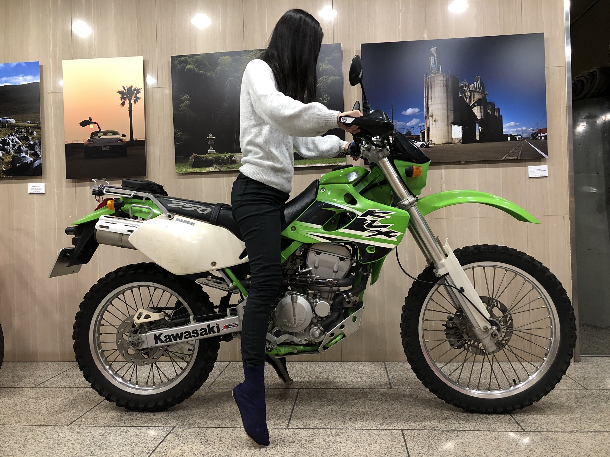 RZS-a脚軽伸縮タイプ | 脚立 | 梯子、脚立のパイオニア 長谷川
