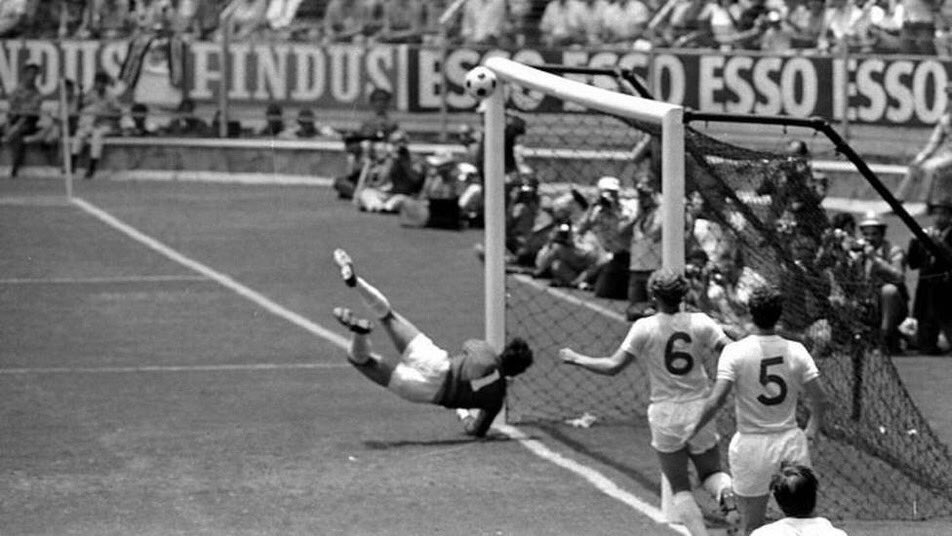 Happy birthday Gordon Banks 

The greatest save of all time   