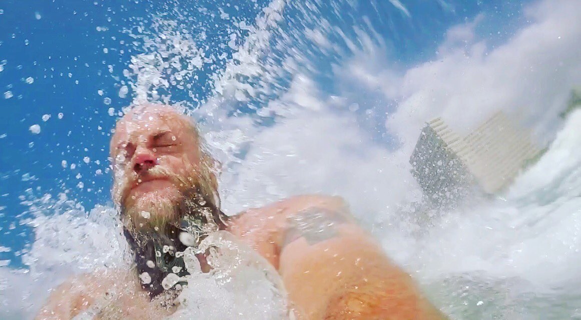 ChrisCtphoto's tweet photo. How photographers relax 😉🇬🇧📷 good bashing in the sea 🌊 with a gopro ⚓️ #christownendphotographer #goprosa #GoProHERO5 https://t.co/9cnIQ65ttm