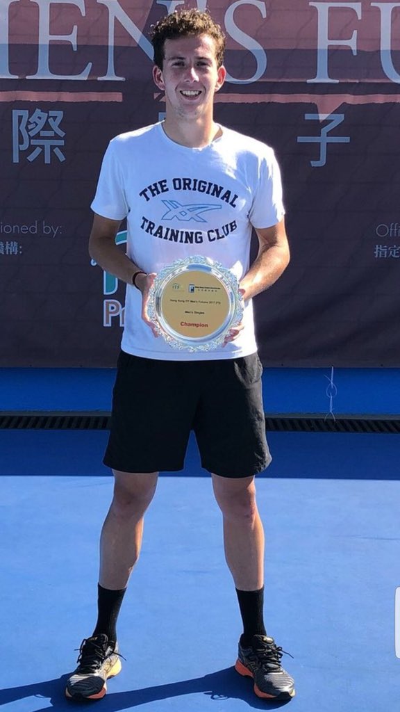 StephanPostAURA's tweet photo. Bravo @CorentinDenolly jeune isérois formé à Pont-Évêque vainqueur du Future @ITFprocircuit à Hong-Kong ! 💪🇫🇷🏆 #ITFHongKong #TousEnBleu https://t.co/y98Bhk4vi0