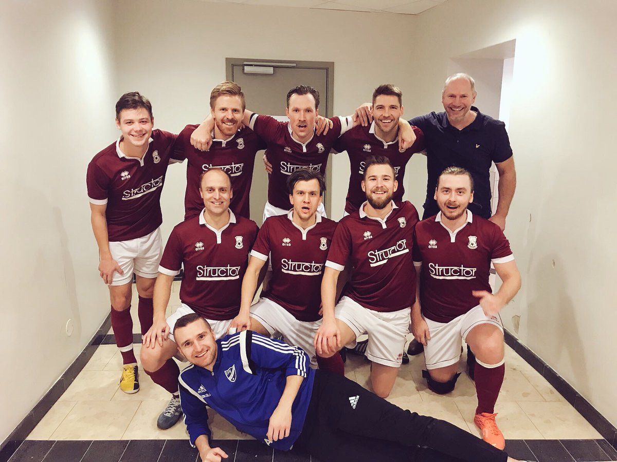 Mellandagarna bjöd på blixtcomeback med <a href="/FCKrukan/">FC Krukan</a>. Tyvärr finalförlust mot @ifkvmo men bra lir och skönt tugg med dessa gubbar.