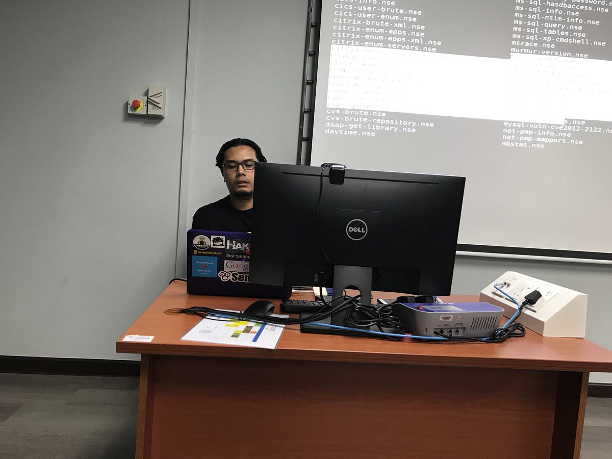 CyberRangeAcad's tweet image. #msfconsole for supper just now!