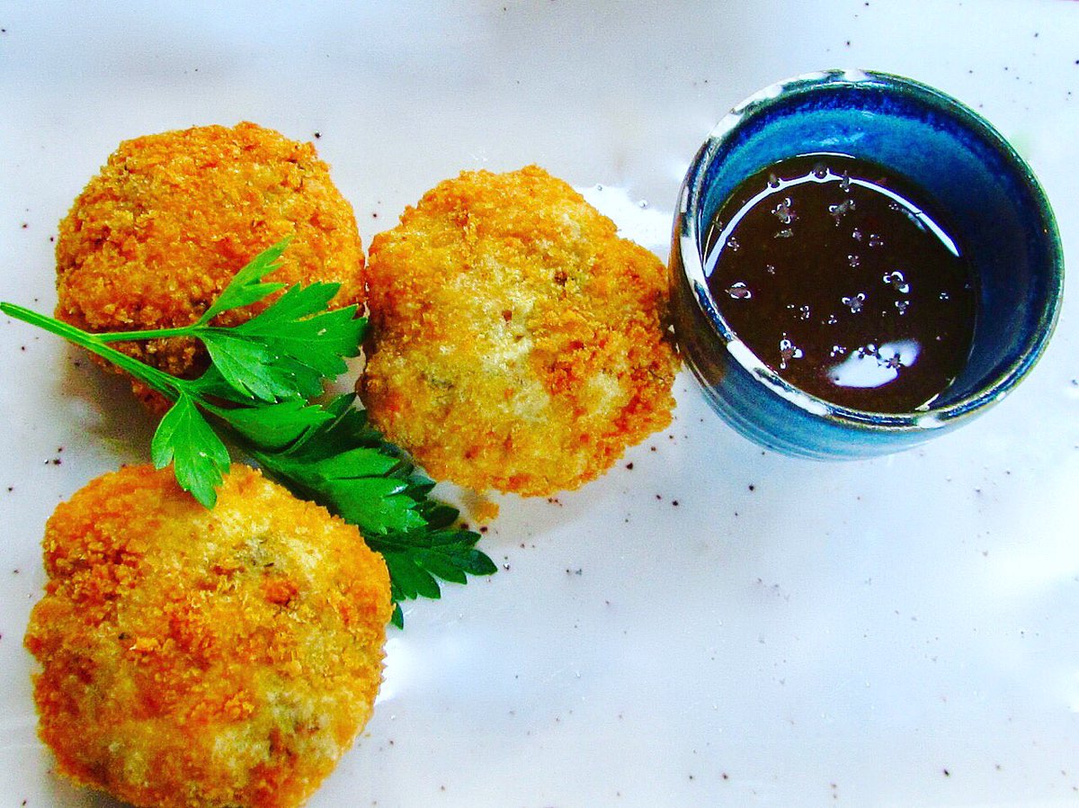 LaurasWorldza's tweet photo. Salmon & Sweet Potato Fish Cakes with a ginger chilli Asian dressing at @DoppioZeroSA πΆ #LaurasWorld #DoppioZero #DoppioZeroSA https://t.co/r6sxXGqJm2