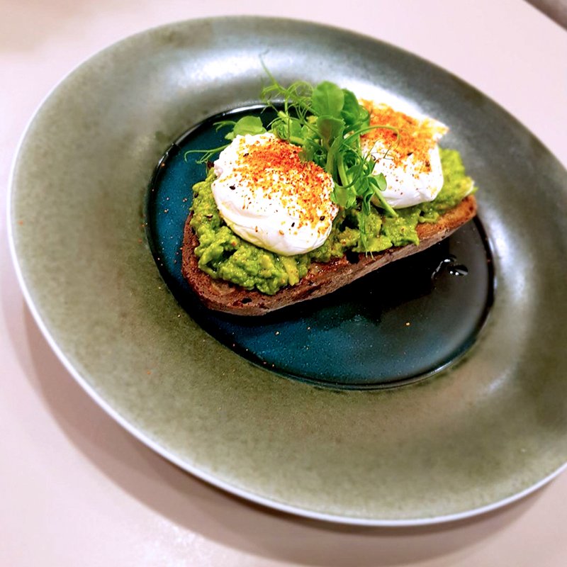 HeathrowVIP's tweet image. Smashed avocado is all the craze at Heathrow VIP... #vipbreakfast #weekendvibes #newmenu #newfood #poachedeggs #avocado #avocraze #avoobsessed #avolovers #greengoodness #delicious #healthychoice