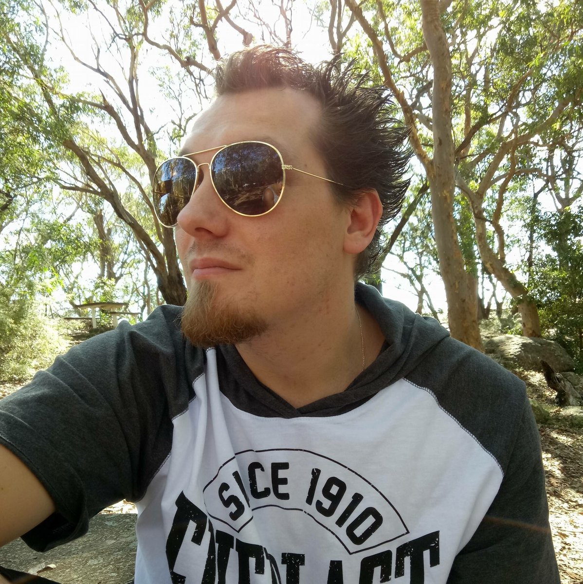 DiskoLips's tweet photo. Thinking Of Inspirational Music While Chilling With Surrounding Nature. Check Out https://t.co/0exMyBT320 For My Current Music 🎶 #NewMusicComingSoon #DiskoLips #NewPic #nature #inspirational #musicthinking #2K17 #newmusicsoon #motivation #inspiredmusic https://t.co/kv7NJ6iTOs