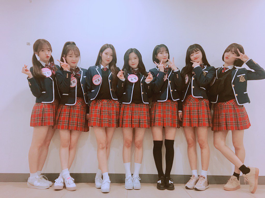 어도러블아린? در توییتر "[PIC] 171230 OH MY GIRL's FANCAFE UPDATE : OHMYSCHOOL #OHMYGIRL #ARIN #오마이걸 #아린 #BINNIE #비니… "