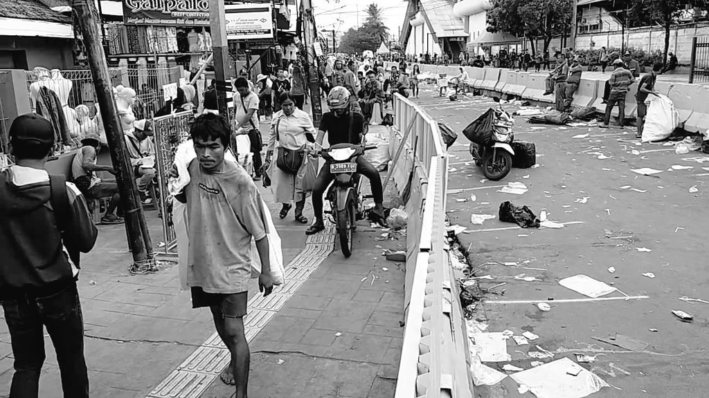 Dari dulu sudah begini bagus banget, ngapain gubernur sebelumnya malah sibuk ngeberesin ngerapihin... <a href="/aniesbaswedan/">Anies Rasyid Baswedan</a> <a href="/sandiuno/">Sandiaga Salahuddin Uno</a> <a href="/jokowi/">Joko Widodo</a> <a href="/KemenPU/">Kementerian PU</a> <a href="/kemenhub151/">Kemenhub RI</a> <a href="/digembok/">el diablo</a> <a href="/Fahrihamzah/">#AyoMoveOn2024</a> #Revolusi2018