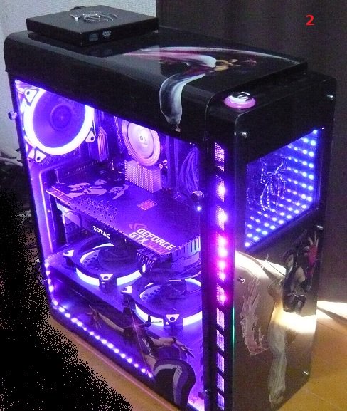 Alectro_DooM's tweet photo. 今年最後のPCいじり。
1. 購入時の状態
2. 全体を黒、光を紫に統一しようとしてた頃
3. 透過液晶を見越して内部を白化、ケース前面も白に塗装
PCI-Eのコネクタも白く塗り、これで一旦白は完了。残るは透過液晶。
#pcmodding #modpc #GraceFun #グラシファン #ジュリ https://t.co/gKgtbR41o5