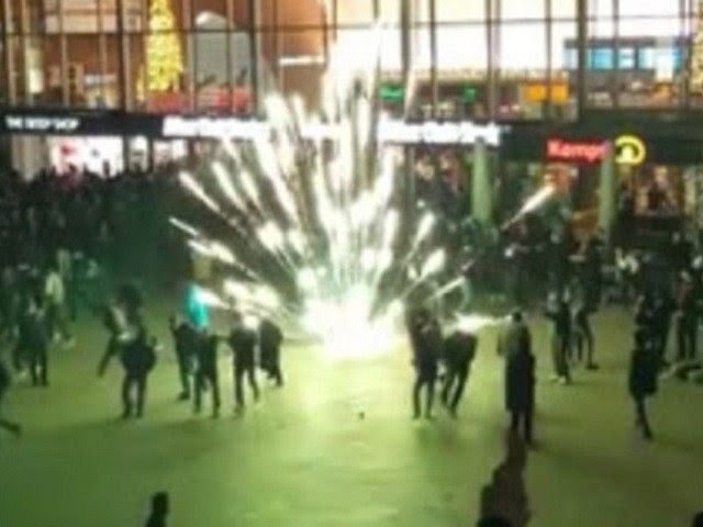 Spiritual_Rise's tweet photo. Berlin to Set Up Women-Only ‘Safe Spaces’ For New Year’s Eve https://t.co/FwcWsaOjSS #FilthyIslam https://t.co/fvswYLANZV