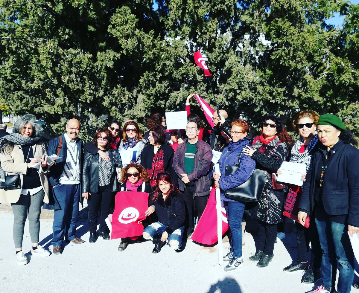 benmhennilina's tweet photo. المراه التونسية سيادة وطنية المراه التونسية شوكة في حلق الرجعية 😘
Protesting against Emirates banning Tunisian women from flying to or transiting through its territory. #tunisianwomen
#womenrights #no_women_no_fly
#humanrights
#tunisia #emiratesembassy https://t.co/pI8HPn4IWh