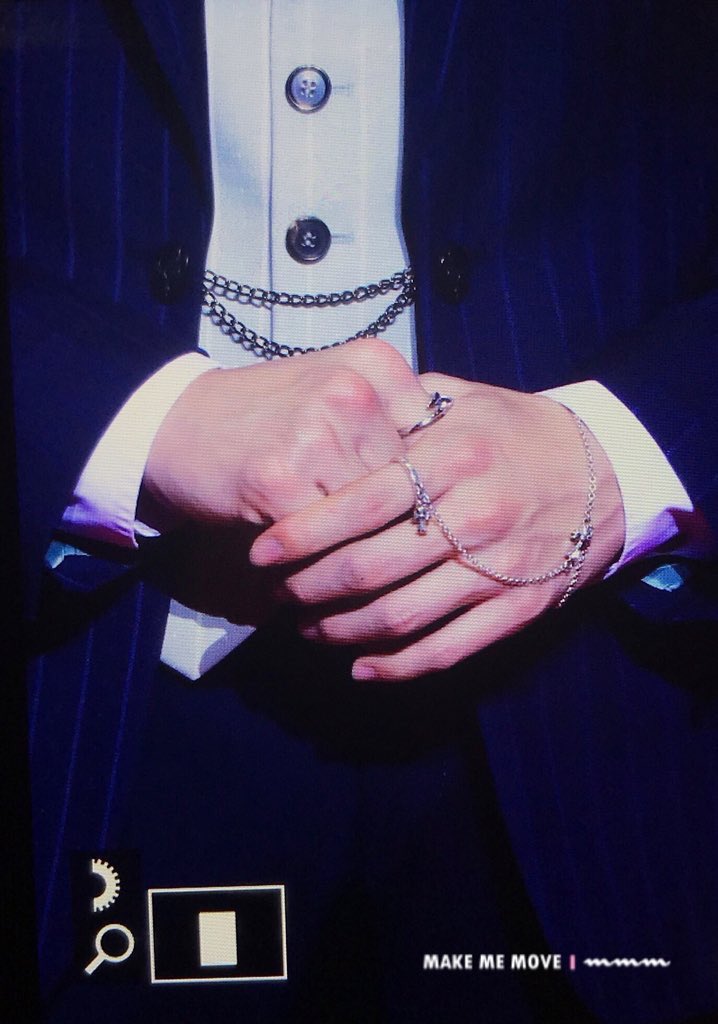 atvunz's tweet photo. จะไม่เรียกเธอว่าน้องอีกแล้ว ㅠㅠㅠㅠㅠㅠㅠㅠ https://t.co/yqHBWUJd9J