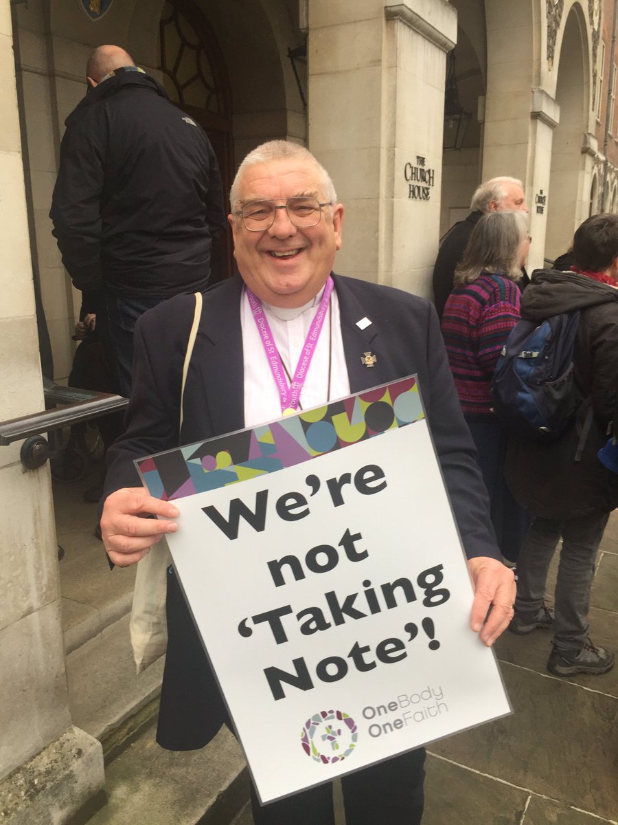 suffolkvicar's tweet photo. 2017 in 3 pictures:
1) #NotTakingNote helping @c_of_e be more inclusive
2) Chinook treat @RAFOdiham
3) My beloved, me, & Cambridge https://t.co/0uihVHYApc