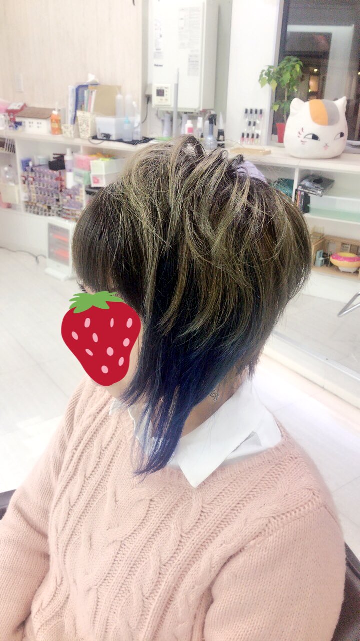 深夜美容室tama Su Twitter 本日のオーダー アシメの前下がりボブのスタイルに 毛先にかけてグラデーションになるようにカラーを ブリーチをさせて頂いた上に カラーでマットをのせた部分と長い方の横毛には原色でブルーを 色の入り回数には個人差が 深夜美容室tama Su Twitter 本日のオーダー アシメの前下がりボブのスタイルに 毛先にかけてグラデーションになるようにカラーを ブリーチをさせて頂いた上に カラーでマットをのせた部分と長い方の横毛には原色でブルーを 色の入り回数には個人差が