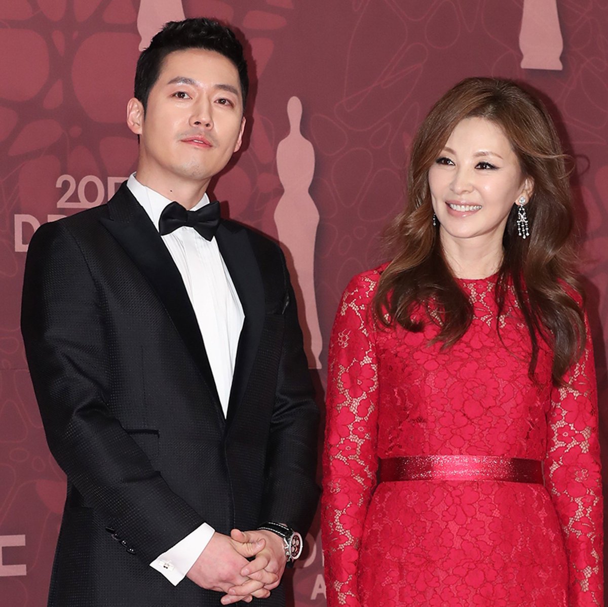 MBC Drama Awards＜Red carpet＞ 2017 MBC 연기대상 レッドカーペット！ 2017 MBC演技大賞受賞式. #redcarpet #レッドカーペット #JangHyuk #장혁 #チャンヒョク...