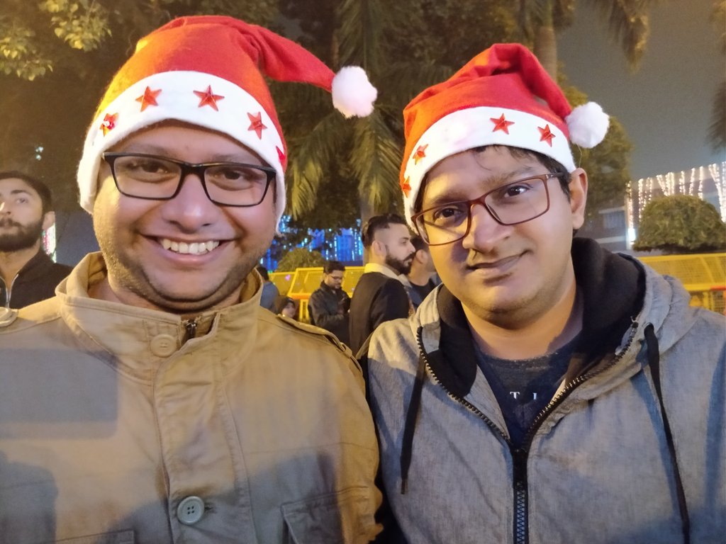 SurabhiDewra's tweet photo. #2017 also had pleasure of learning from two smartest dudes I know around @pranavbhatia123 @swetansu ! Hope #2018 brings more of both of you !! #RoundUp2017 https://t.co/Dbwtsj7nKj