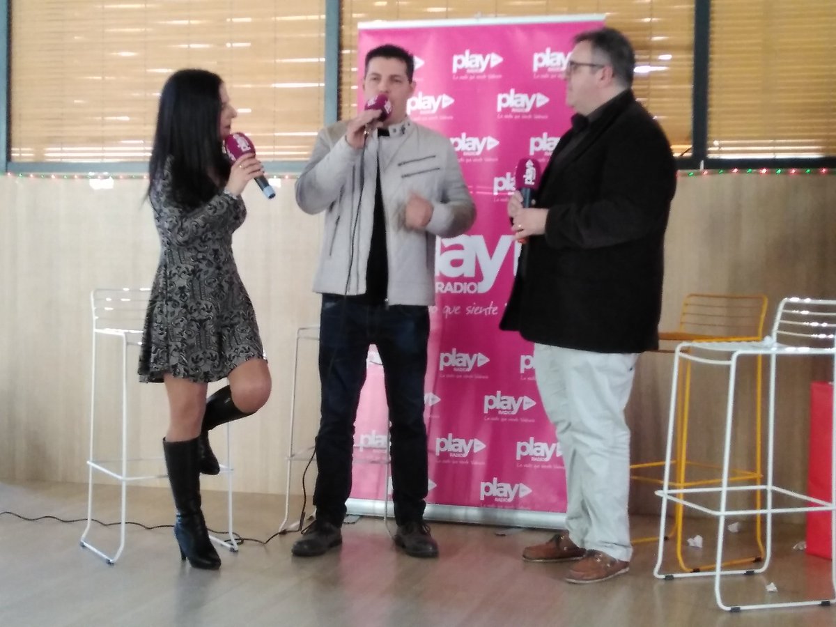 playradiovlc's tweet photo. Llegando al final de este programa especial es un honor recibir a @Franviannacanta #LosSábadosConMar #LaRadioQueSienteValencia https://t.co/2Na3Qbqi6b