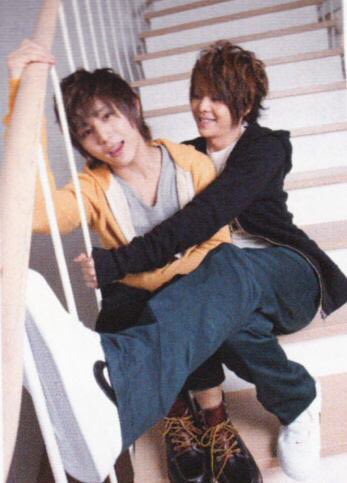 Daikihappysmile's tweet photo. ヴィーちゃん、(ちゃん)、かおりん、ゆり、真帆ちゃん、Rちゃん、えるちゃん…達
   有岡琳貴くん、MGさんありがとう😊

Rちゃんにバックハグしたのだが、とってもあったかかった。笑笑🙌
お前 落ちつくー(´∀｀)
   寒かったし なんかホッコリ癒された！ https://t.co/eOw7cVWkxx
