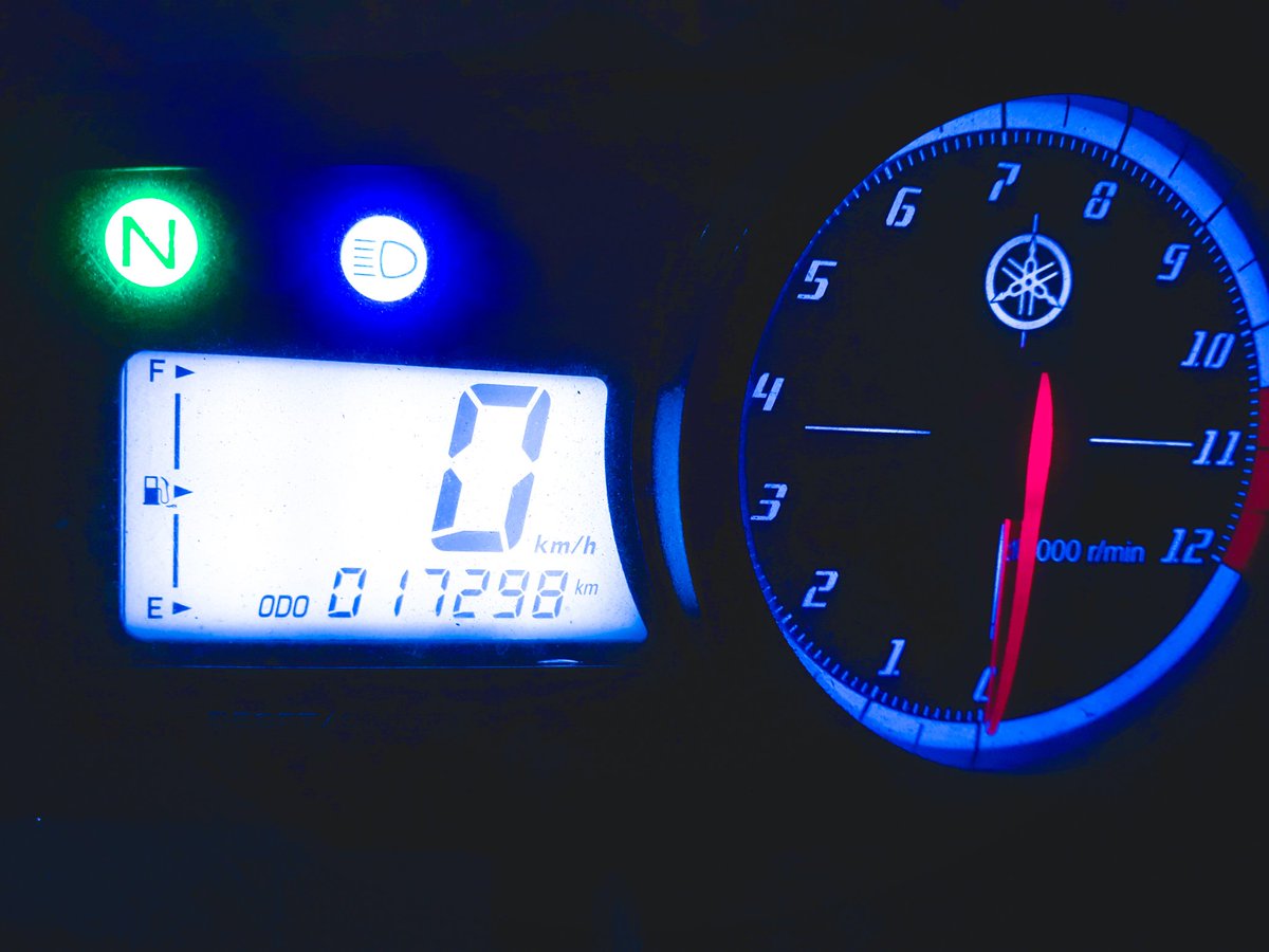 KarthikKvr's tweet photo. R15 S Long Km driving https://t.co/l3X3Vmb7Uo