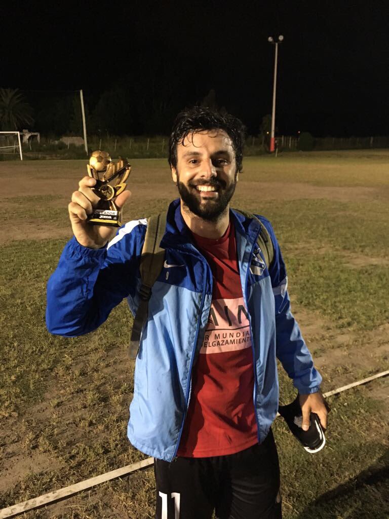 Compartí este Huevito goleador para que todas tus metas en el 2018 sean goles al ángulo. Feliz año Toros 🍾🐂