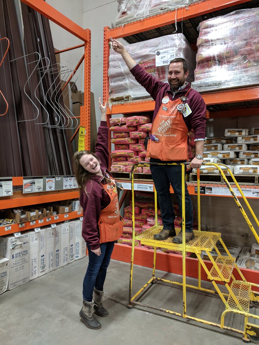 kristenihd's tweet photo. Congrats to @sgoodness22 for getting her keys!! #keyingit #movingup #jumpforit #paulsmakingherworkforit #2761voa @bethTHD @Pabasel12 @troyer_paige @TrudellM @bobsaniga @veenstjo @Aaronja0508 https://t.co/urUgOKovD3