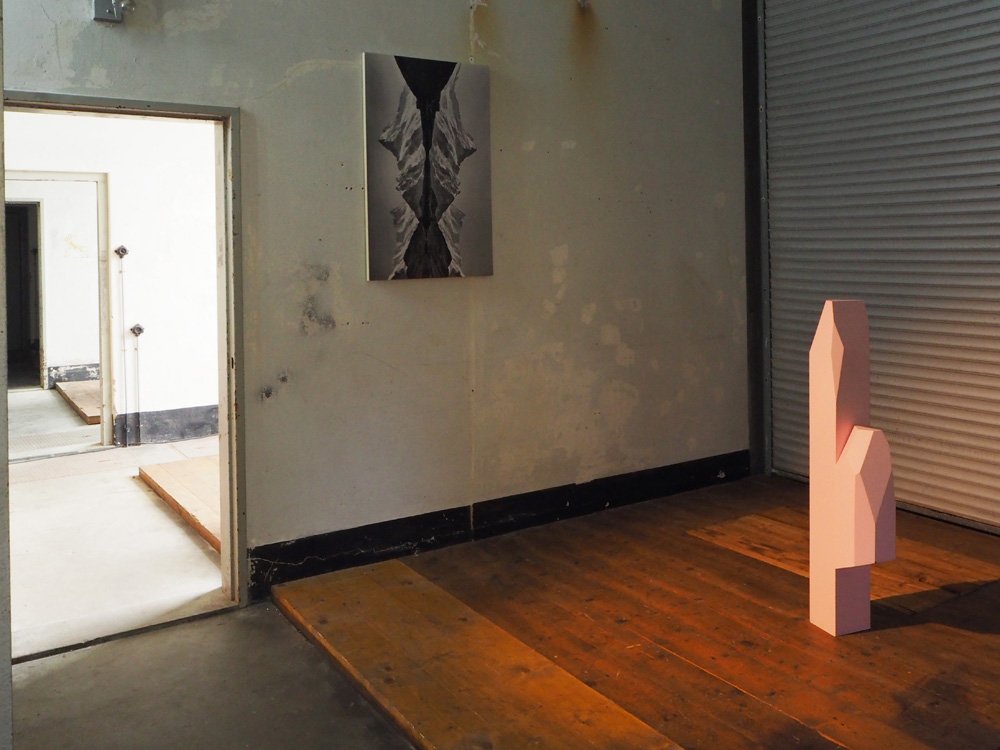 sib_e's tweet photo. Review over de tentoonstelling 'Poses against Gravity' bij Studio Omstand, geschreven door Mirjam Geelink: https://t.co/vhOfdmz1iO #Arnhem #kunst https://t.co/P8578OYCgI