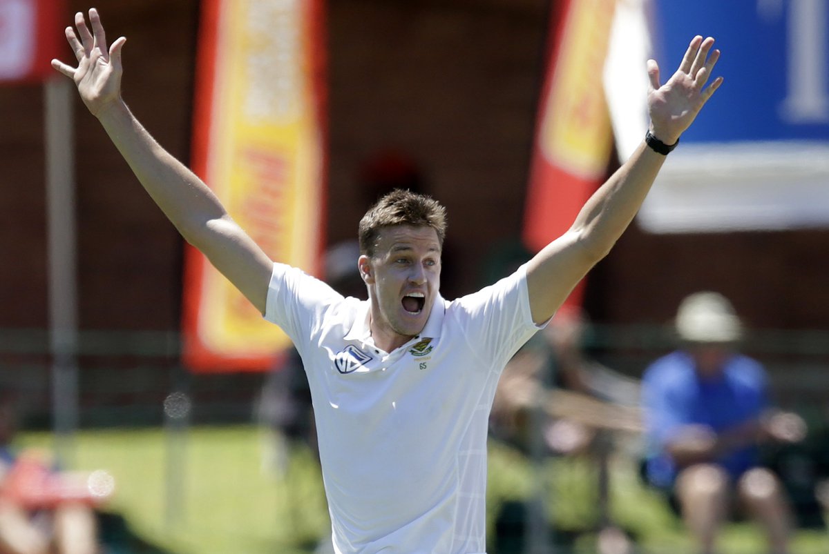 OptaJim's tweet photo. 32% – @mornemorkel65 forced a false shot rate of 32% in 2017 Tests; the highest share of any bowler in 2017 (50+ overs). Threat. #Opta2017 https://t.co/f2Cs5svc91