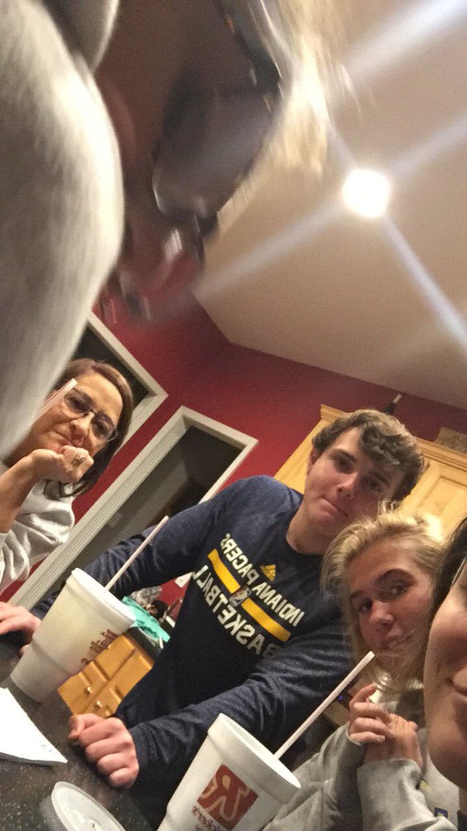 audreyboise's tweet image. happy happy birthday to my very best friend !! thanks for being my go to person. love you so much @mikeyb____ 🦃🏹❤️