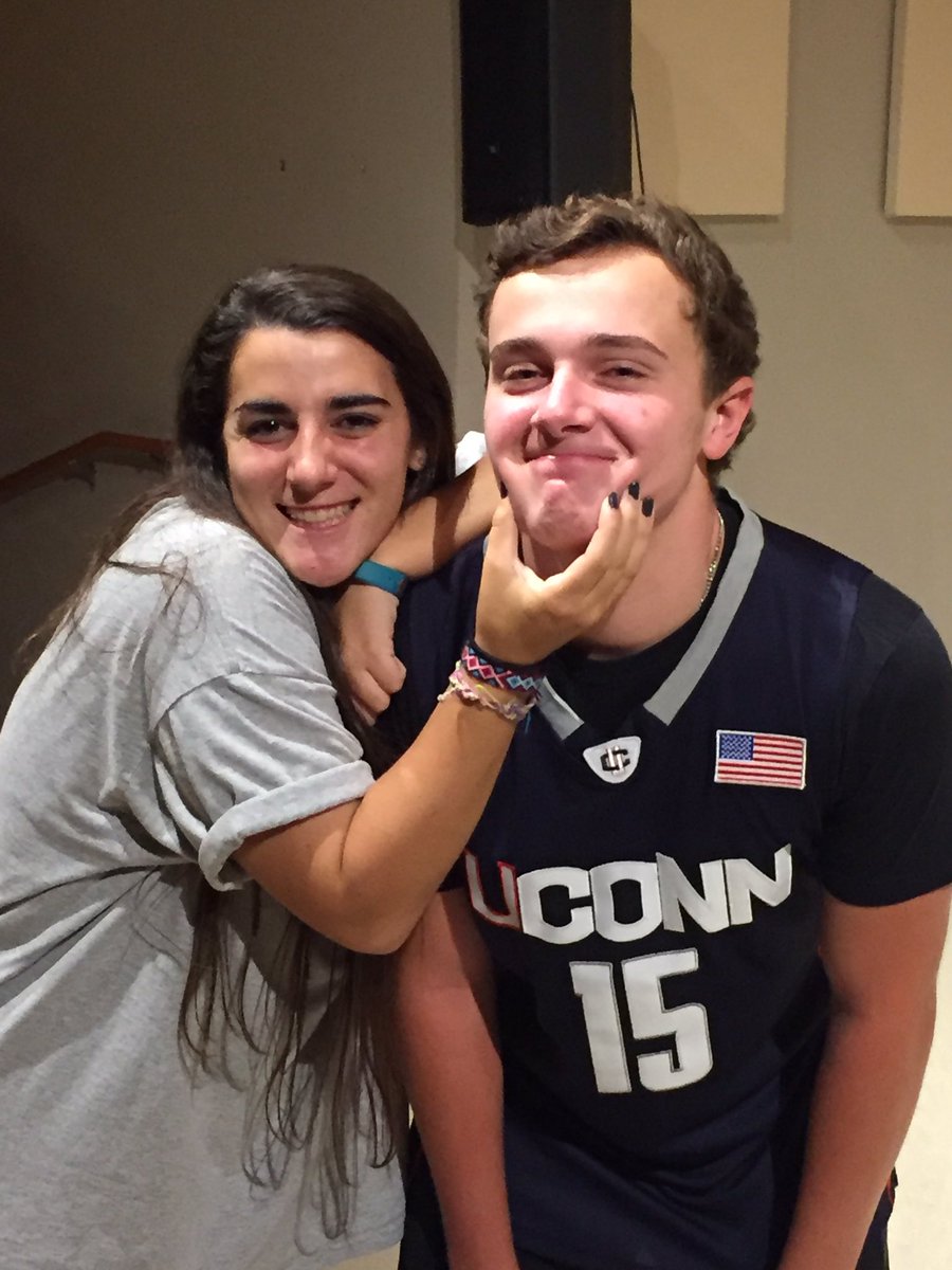 audreyboise's tweet image. happy happy birthday to my very best friend !! thanks for being my go to person. love you so much @mikeyb____ 🦃🏹❤️