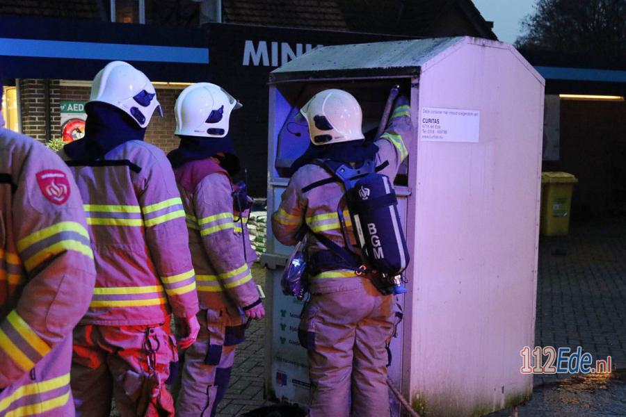 🚨 Brandweer blust containerbrand bij minimarkt in Lunteren 112.press/Q8DYQW #Lunteren #112Nieuws https://t.co/ER5wv1gJgo