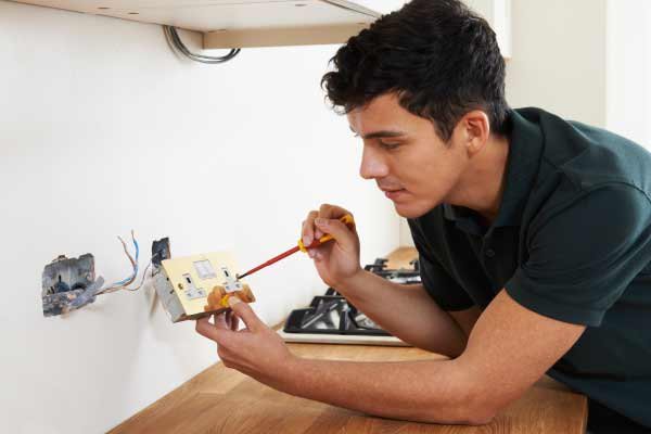 TheOnlineBM's tweet photo. Bright sparks choose to shop at OBM - our ever-expanding electrical range covers essential items for members of the #electrical trade or #DIY enthusiasts alike, all at competitive prices. https://t.co/GFiOJLuFjM

#buildingsupplies #buildersmerchant #electrician #electrics https://t.co/IHIxokpBLN