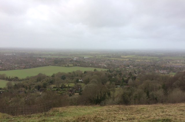 art_in_textiles's tweet photo. This morning's #dogwalk was cold and blustery but very #atmospheric up at #WhiteleafCross @VisitChilterns @Visit_Bucks Another picture in the making #textiles #textileart https://t.co/gpe5se1V98