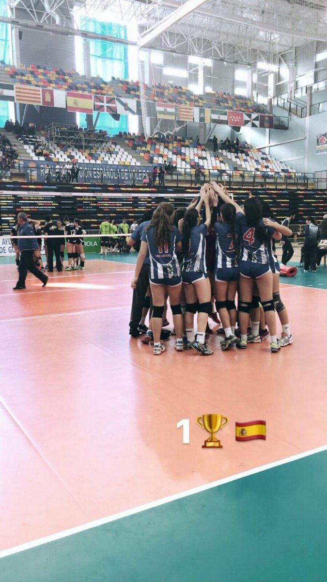 jadosma's tweet photo. El juvA de @VoleyRecuerdo se proclama CAMPEÓN de la 1a @CopaEspanaVB Juvenil femenina al vencer 2-1 a un gran @vpmadrid.
Enhorabuena chicas. Gran grupo humano y deportivo. GOOOOO https://t.co/qeoJ8uLPPt
