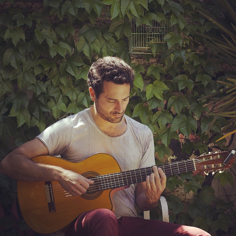 Terminando uno de los años más hermosos. Estoy muy muy agradecido. Les deseo todo lo mejor siempre!
La música nos une y eso es todo lo que necesitamos.(para seguir caminando). Gracias!! Y hermoso comienzo de 2018
#findeaño #Gracias2017 #añofeliz #musica #deseos #musica #Felicidad