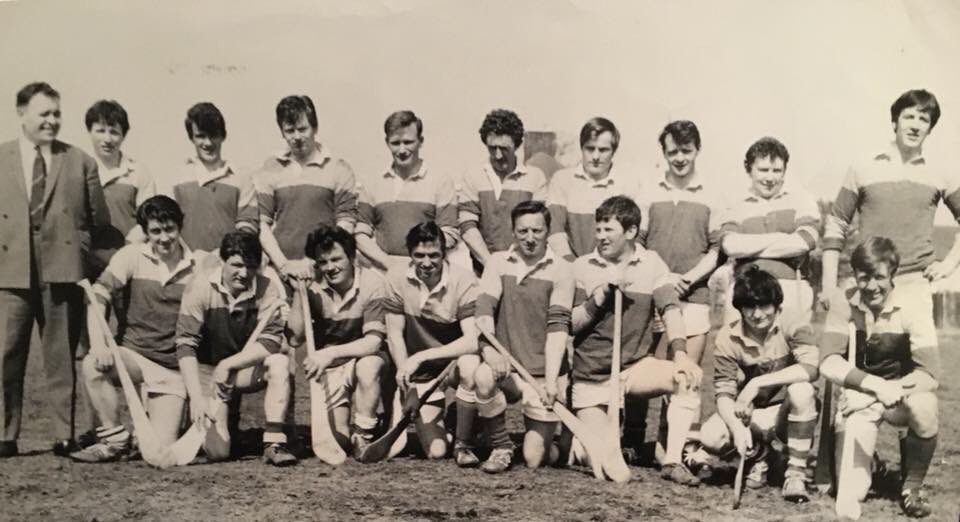 FrMurphsHurling's tweet photo. FR. MURPHY’S ARCHIVE: 

Team photo from 1970/71 

#GAANostalgia #GAA #FrMurphys #LondonGAA #Hurling #RetroGAA https://t.co/XlzkOpbi9s